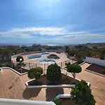Ocean Retreat With Terrace And Tennis アデヘ